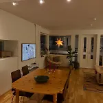 House In Troms Center With An Amazing View 特罗姆瑟